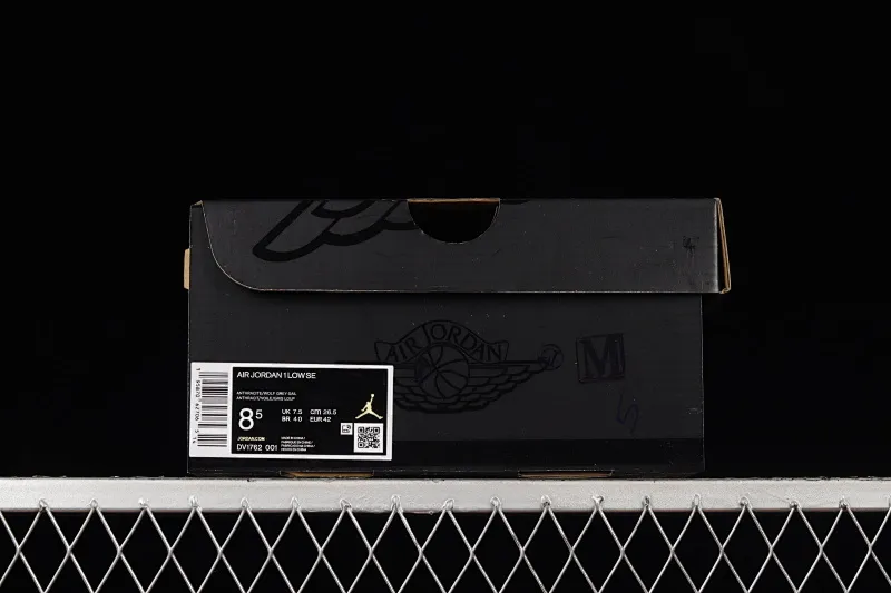 All categories Air Jordan Jordan series basketball shoes Air Jordan 1 Low G version pure original Air Jordan 1 Low AJ1 Joe 1 black and gray satin sports culture basketball shoes DV1762-001
